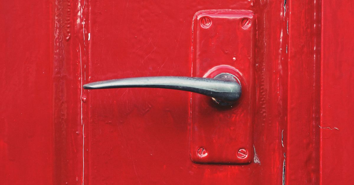 locksmith unlocking front door — Woodbridge NJ Locksmith
